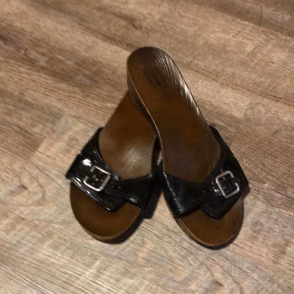 Sandals - Picture 2 of 3